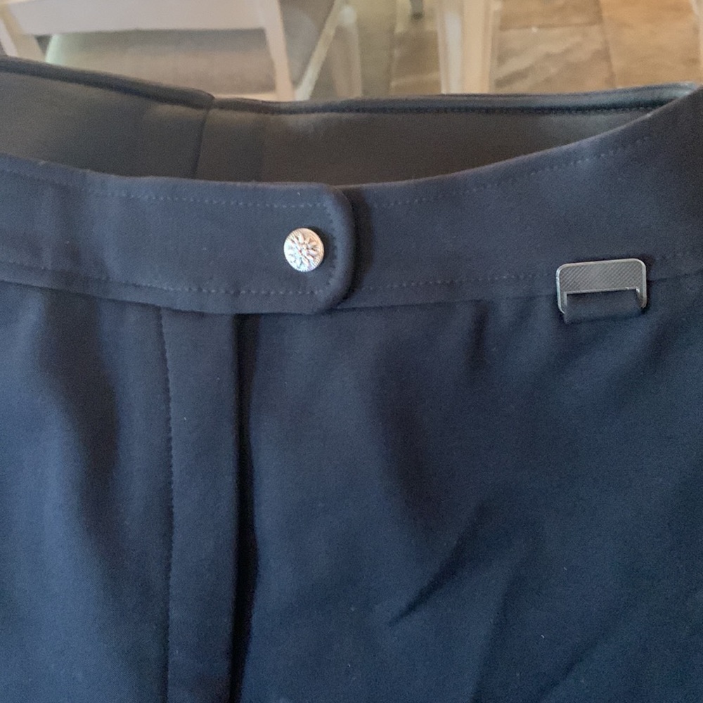 Ski pants says size 14 fit more like a 8.